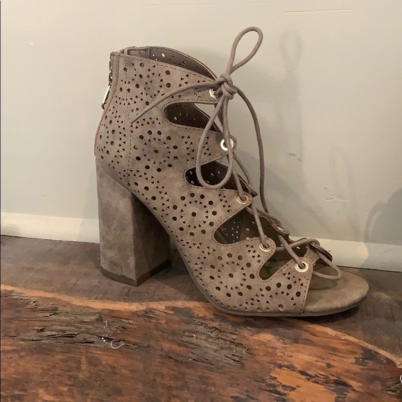 Guess Wedge Tie Up Sandal - Size 8.5 - Picture 1 of 7